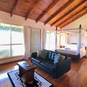 https://pencil-creek-cottages.queenslandhotels.net